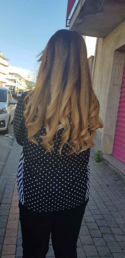 Capelli biondi su base scura - 2