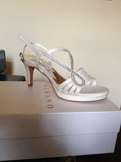 Spose con scarpe basse... - 1