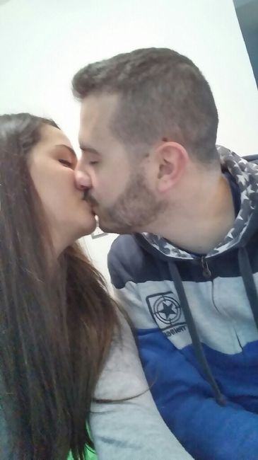 Ruba anche tu un bacio alla tua dolce metà e postalo in Community! - 1