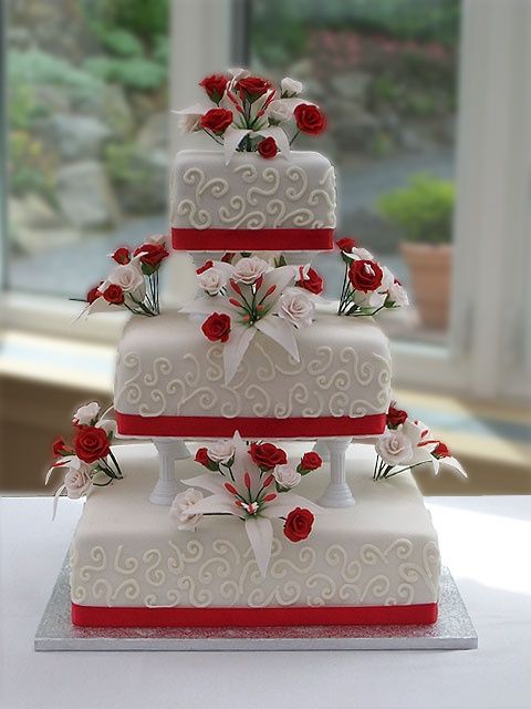 Wedding cake bianca e rossa