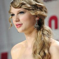 Acconciatura e colore unghie - 4