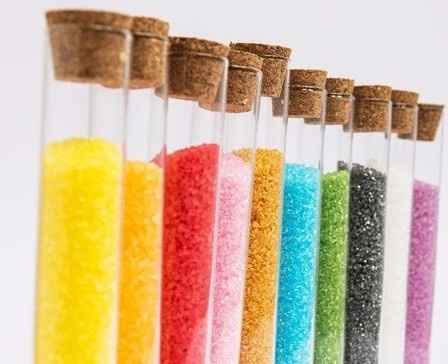 Ampolla con sabbia colorata