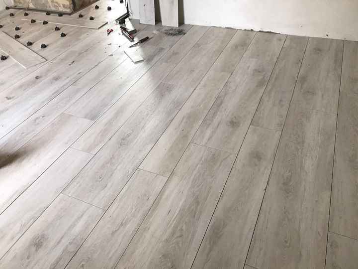 Curiosita' pavimento. - 1