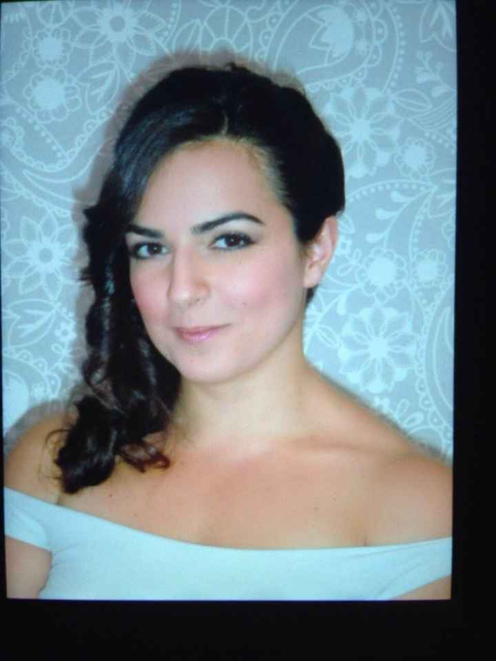 Acconciatura laterale con coda - 1