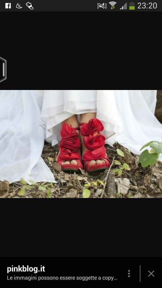 Le scarpe della sposa: colorate o bianco/neutre? - 1