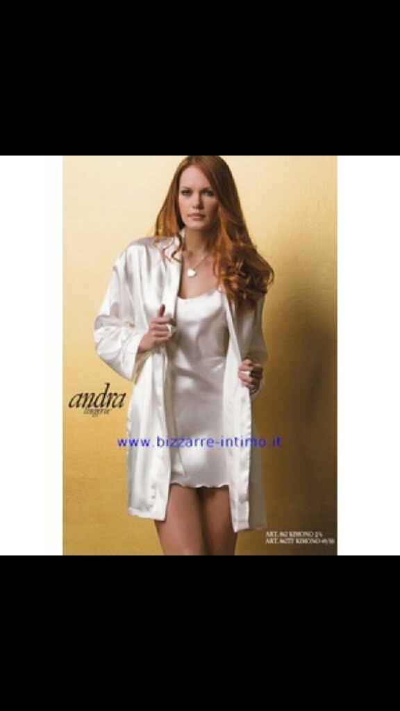 Mi fate vedere le vestagliette che avete scelto per prepararvi - 1