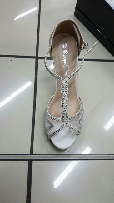 Non trovo le scarpe!aiuto! - 1