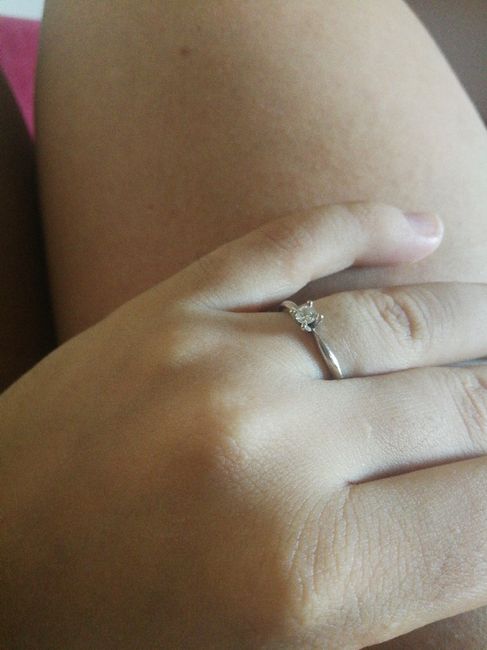 E ora mostraci una foto del tuo anello di fidanzamento! 3