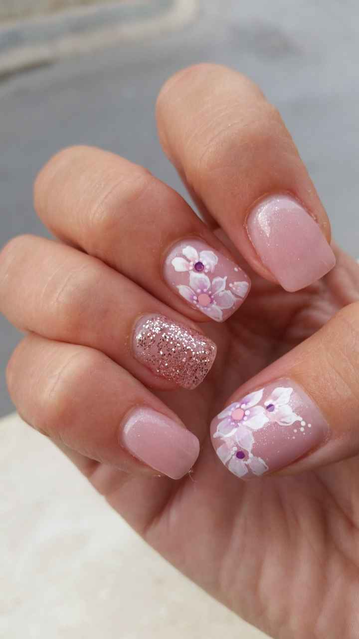 Appassionata di unghie  - 4