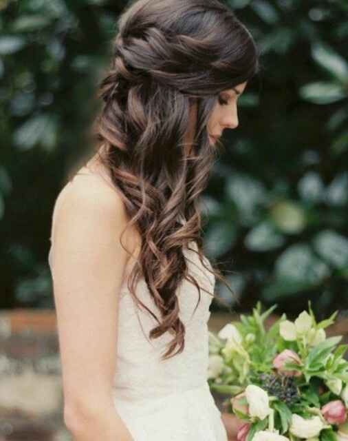  Acconciatura semi-raccolto sul lato - 7