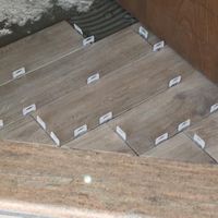 Come posare pavimenti gress effetto parquet - 1