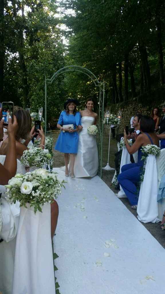 Chi si fa accompagnare all'altare dalla mamma? - 1