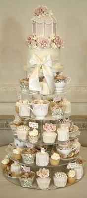 sarà formata da tante piccole tortine/cupcake?