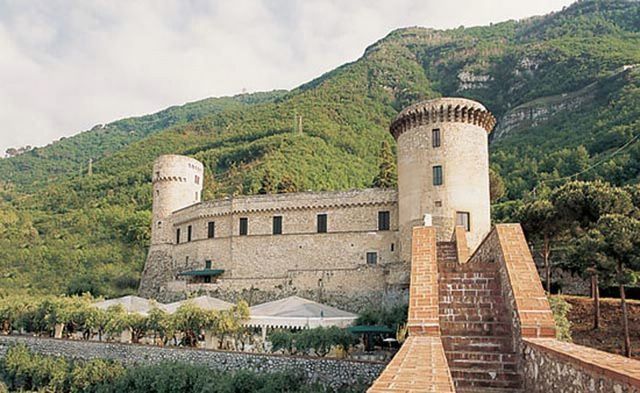 Chi ha scelto castelli e ville per il proprio matrimonio?  - 2