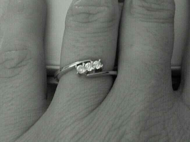 Il vostro anello di fidanzamento... - 1