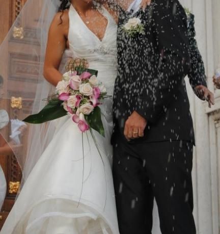 Il bouquet della sposa e la bottoniera dello sposo