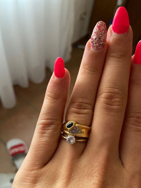 E ora mostraci una foto del tuo anello di fidanzamento! 14