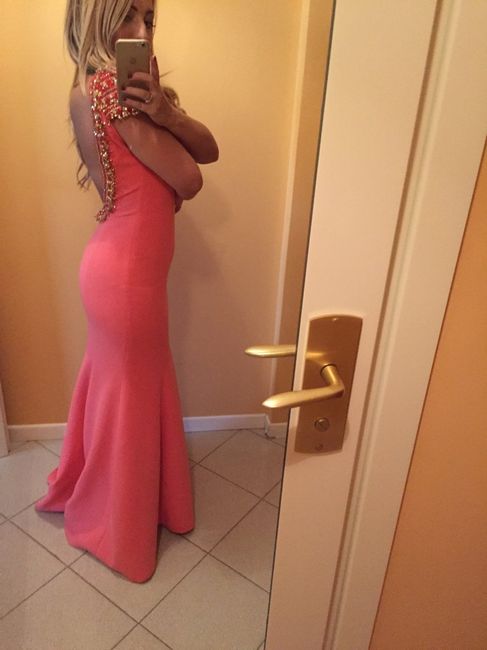 Abito testimone. - 1