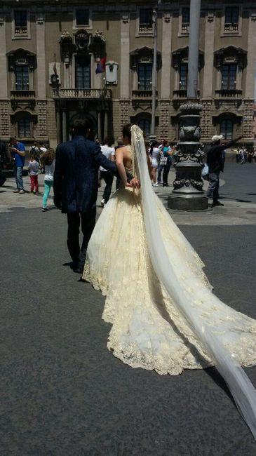 L'abito con lo strascico che vorrei .... bello? - 1