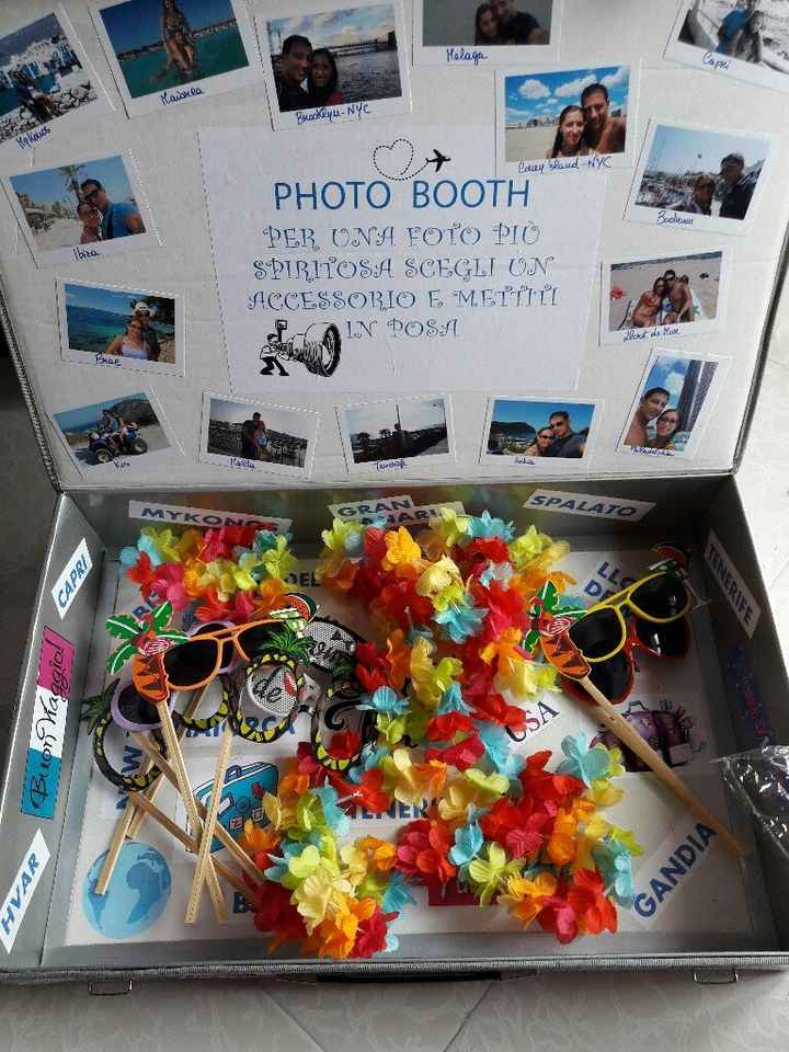 A - 19  la valigia photo booth - 1