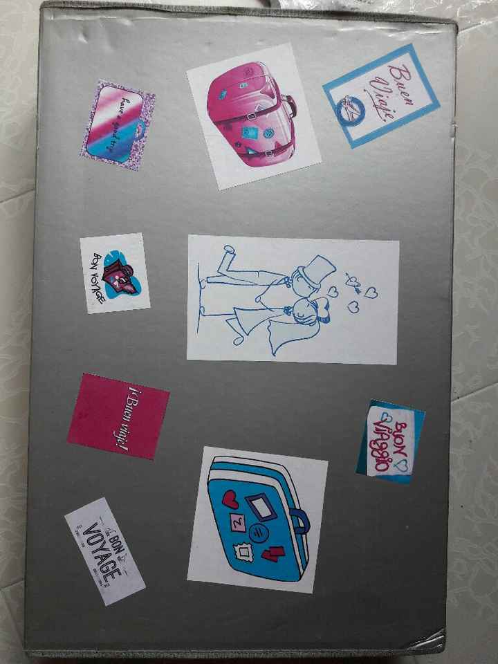 A - 19  la valigia photo booth - 1