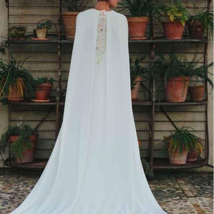 Abiti da sposa con mantella? Quale preferite? - 5