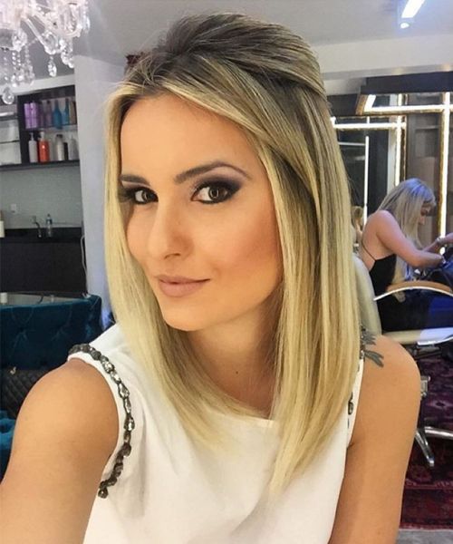 Acconciatura spalle scoperte e capelli fini 4