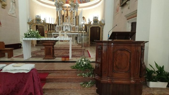 Allestimenti altare e lato leggio