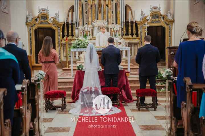 Sposa alla sinistra dello sposo