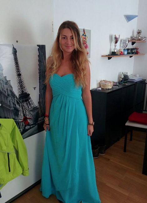mia cugina con l'abito scelto per le damigelle