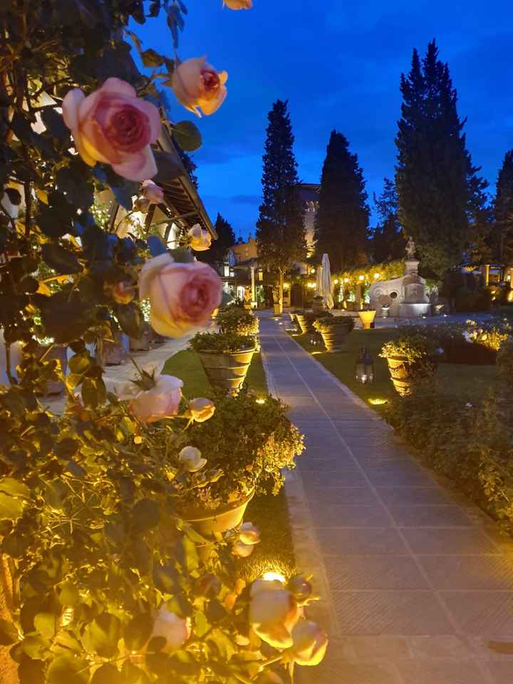 Che ne dite di un matrimonio a tema "la bella e la bestia?"😍 - 1