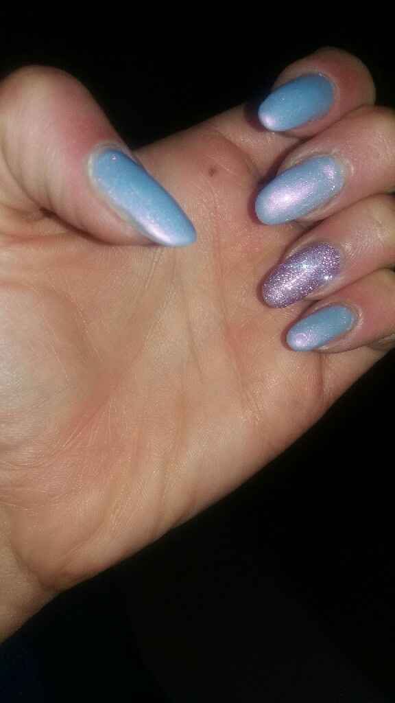 Mi fate vedere le vostre attuali unghie? - 1