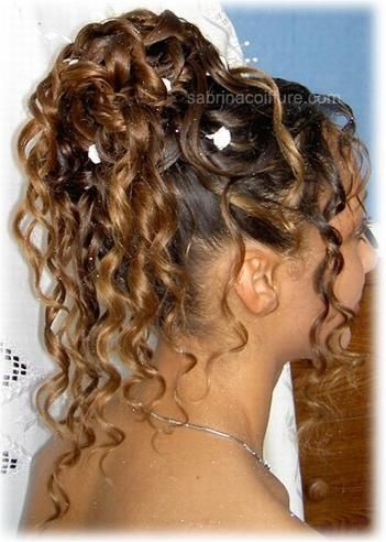 Acconciatura capelli sciolti e diadema - 1