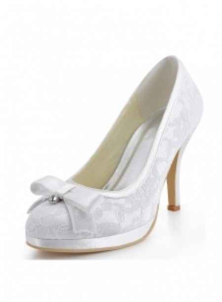 Scarpe con pizzo e chiama angeli 