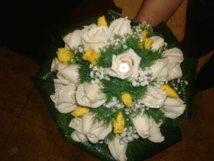 BUOQUET ROSE COMPATTE E VERDE