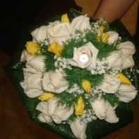 BUOQUET ROSE COMPATTE E VERDE