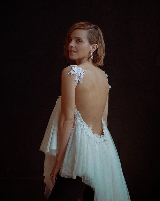 Emma Watson sceglie un abito da sposa riciclato per la cerimonia del premio Earthshot 🌎 4