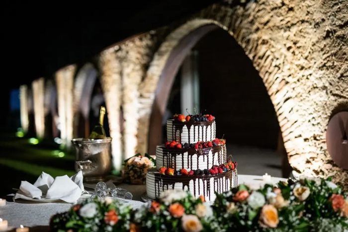 Torta nuziale: facciamo un viaggio tra i diversi tipi?🍰 13