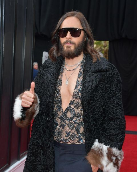 Alcuni look indimenticabili e dimenticabili dei Grammy Awards 2022! 💅💎 3