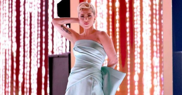 Alcuni look indimenticabili e dimenticabili dei Grammy Awards 2022! 💅💎 1