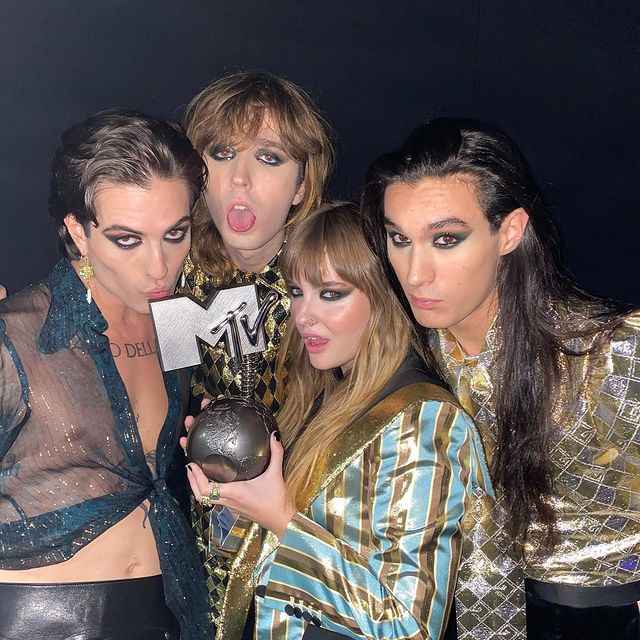 I look degli MTV EMA 2021! Qual è il tuo preferito?🎤❤️‍🔥 - 11