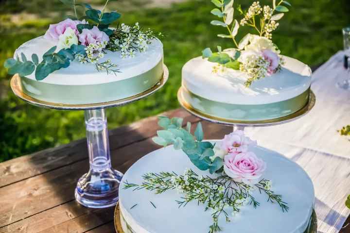 Cake topper di fiori freschi: lo aggiungi al carrello? - 1