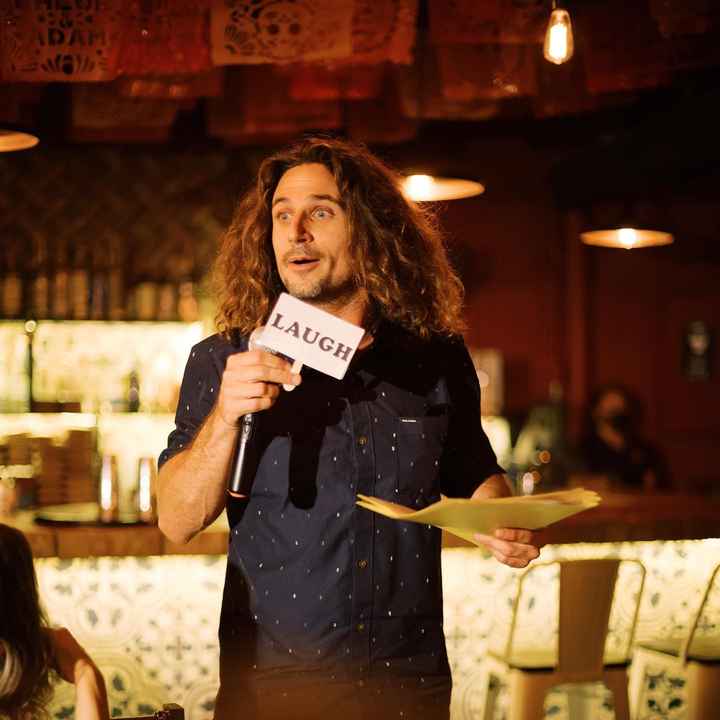 Ecco i dettagli del matrimonio intimo e romantico di Chloe Bridges e Adam Devine!😍 - 6