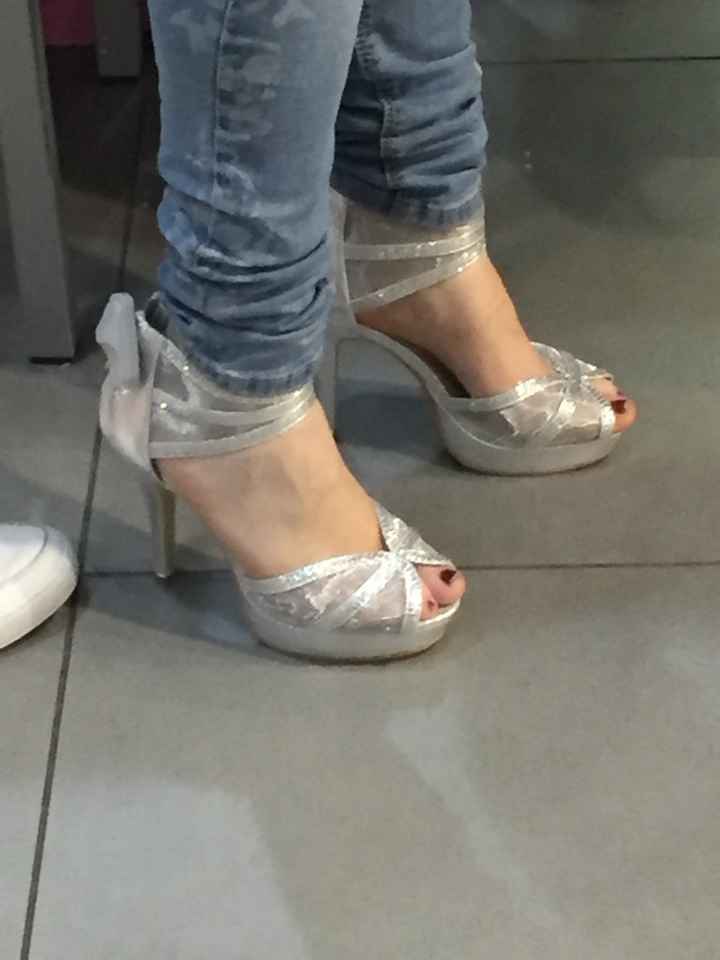 Panico da scarpe - 1