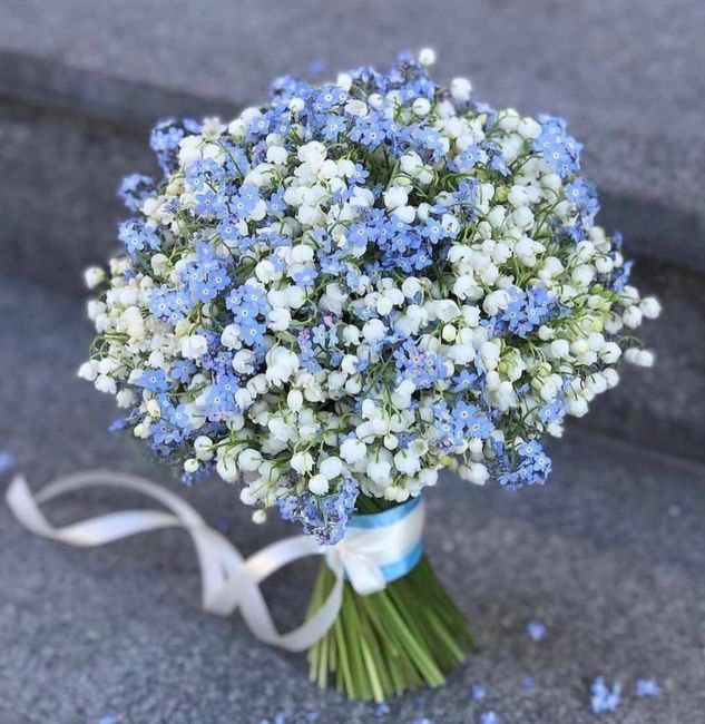 Bouquet bianco e blu/azzurro 8