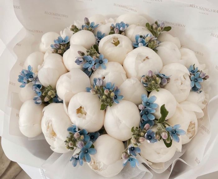 Bouquet bianco e blu/azzurro 9