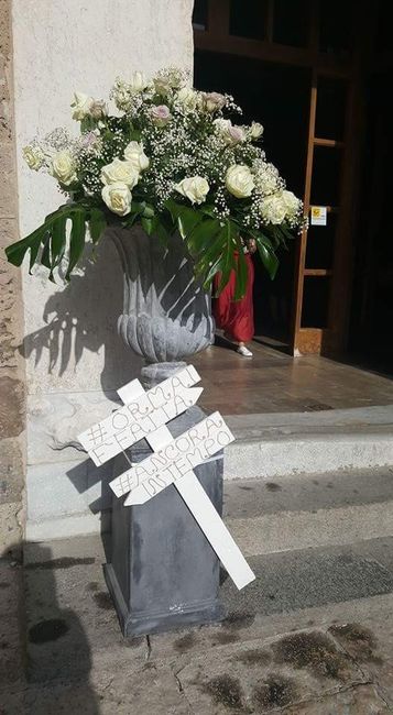 Cartello davanti la chiesa