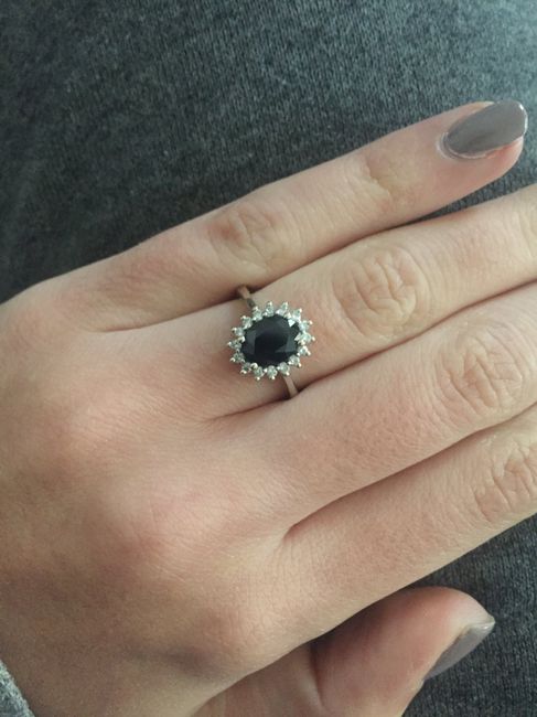  Anello di fidanzamento il giorno del matrimonio - 1