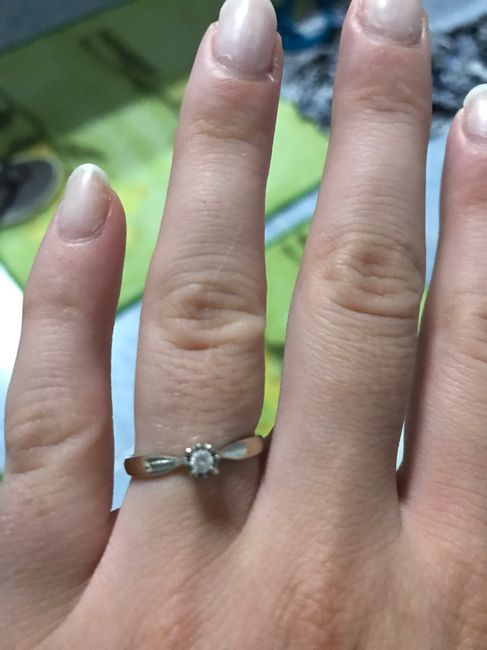 E ora mostraci una foto del tuo anello di fidanzamento! 9