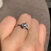 E ora mostraci una foto del tuo anello di fidanzamento! - 1